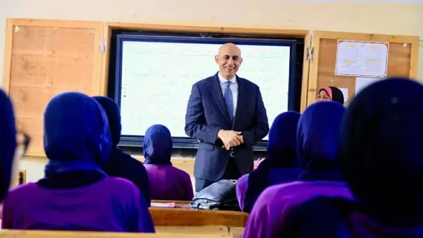 ​انطلقت أعمال المرحلة الأولى لتنسيق القبول بالجامعات الحكومية والمعاهد لعام 2026، إيذانًا ببدء تسجيل رغبات طلاب الثانوية العامة بنظاميها (الحديث والقديم). ويتم استقبال طلبات الطلاب عبر موقع التنسيق الإلكتروني، وسط استعدادات مكثفة من وزارة التعليم العالي والبحث العلمي لتوفير الدعم الفني والإرشادي لكافة الطلاب طوال فترة المرحلة.