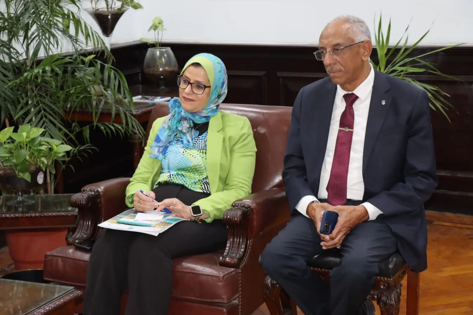 استقبل الدكتور أحمد عادل عبد الحكيم، القائم بأعمال رئيس جامعة الإسكندرية، السيدة شيوي مين (Xu Min)، القنصل العام لجمهورية الصين الشعبية بالإسكندرية، والوفد المرافق لها، لبحث سبل تطوير التعاون الأكاديمي والعلمي والثقافي