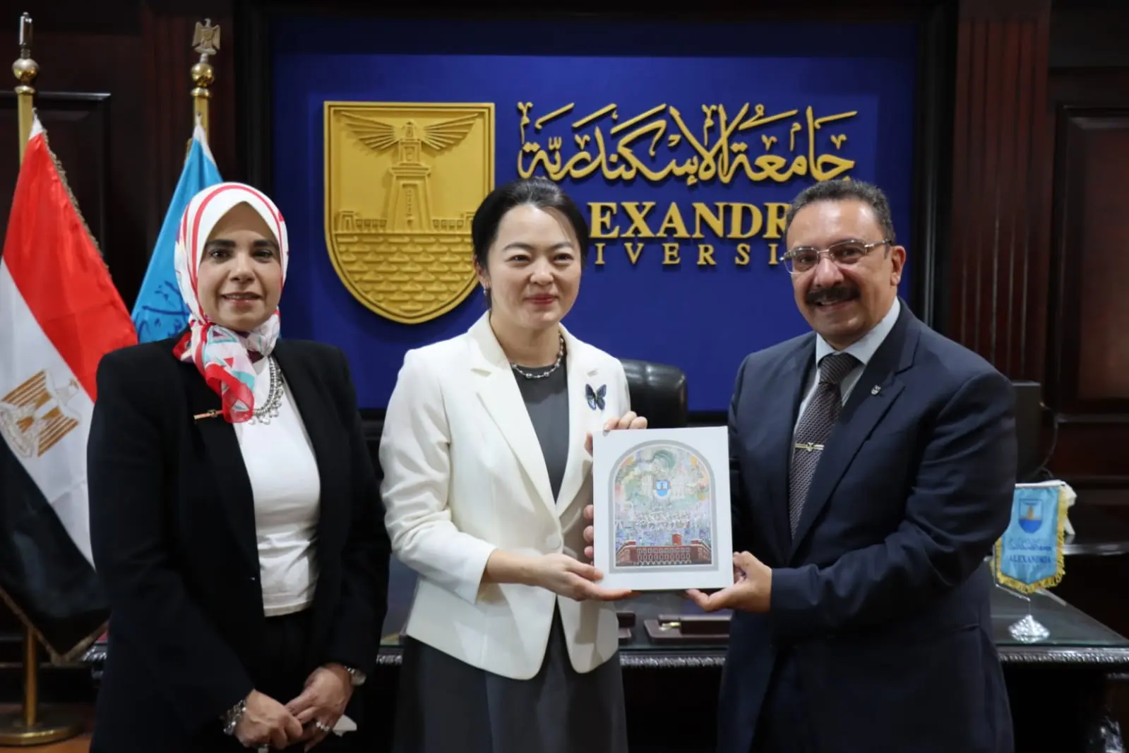 جامعة الإسكندرية تبحث مع القنصل العام الصيني تعزيز التعاون الأكاديمي والبحثي