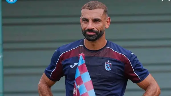 ترقب جماهيري وإعلامي لتحديد موعد ظهور محمد صلاح مع طرابزون سبور التركي رسميًا