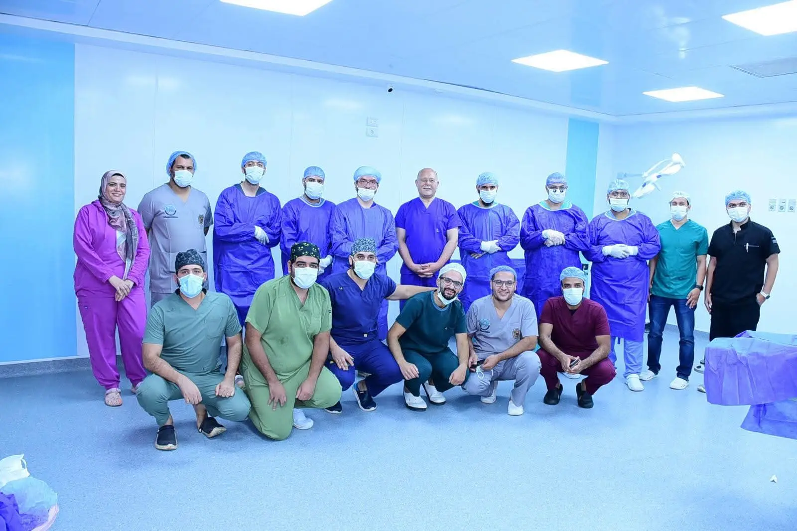 رئيس جامعة سوهاج يقود تدخلًا جراحيًا دقيقًا لإنقاذ طفل