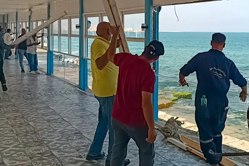 محافظ الإسكندرية يقرر إزالة منشأة بطريق الكورنيش عقب انتهاء تعاقدها لفتح الرؤية أمام المواطنين - 1000764922