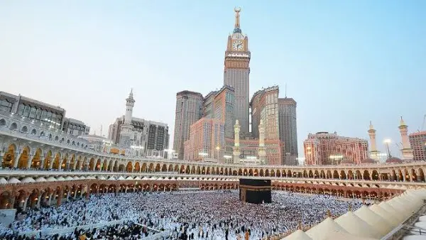 ​أعلنت وزارة الداخلية رسمياً عن بدء استقبال طلبات المواطنين الراغبين في أداء فريضة الحج ضمن "قرعة الحج" لموسم 1448هـ ـ 2027م، وذلك اعتبارا من اليوم الأربعاء 12 أغسطس 2026