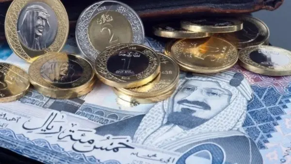 ​شهد سعر الريال السعودي مقابل الجنيه المصري حالة من الاستقرار الملحوظ مع بداية تعاملات اليوم الأحد 16 أغسطس 2026 داخل القطاع المصرفي. ويحظى سعر الريال باهتمام واسع من المواطنين والمستثمرين، خاصة الراغبين في السفر إلى المملكة العربية السعودية أو المتابعين لحركة العملات العربية والأجنبية في البنوك المصري