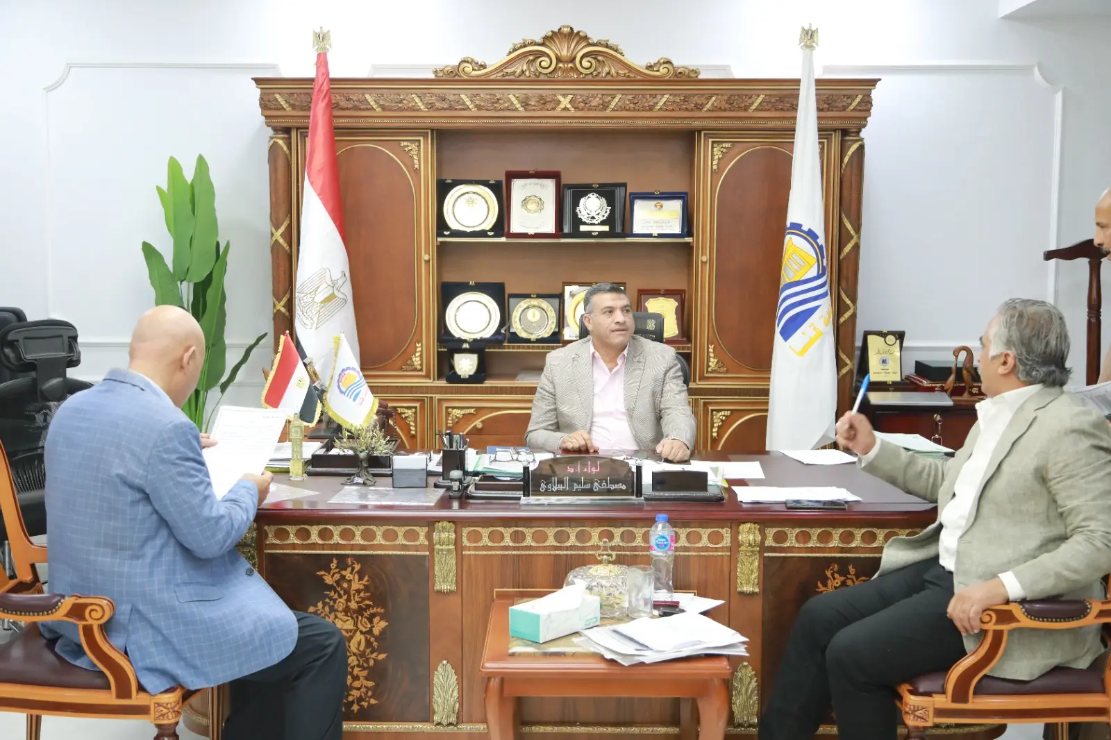 محافظ قنا وأعضاء مجلسي النواب والشيوخ يبحثون احتياجات القرى والمراكز