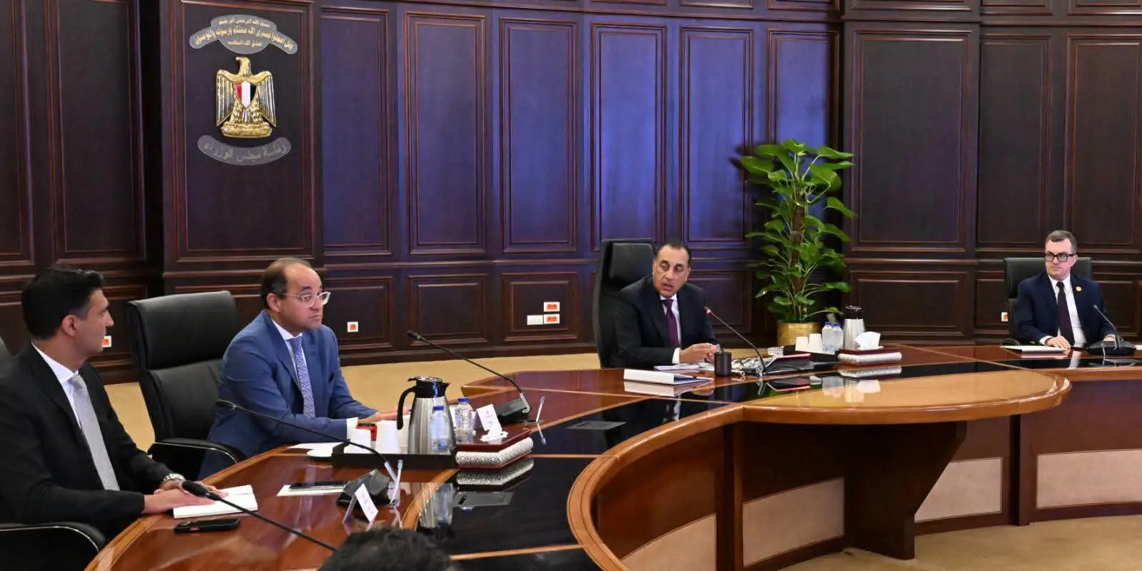 رئيس الوزراء يتابع خطة ترفيق المناطق الصناعية في 11 محافظة