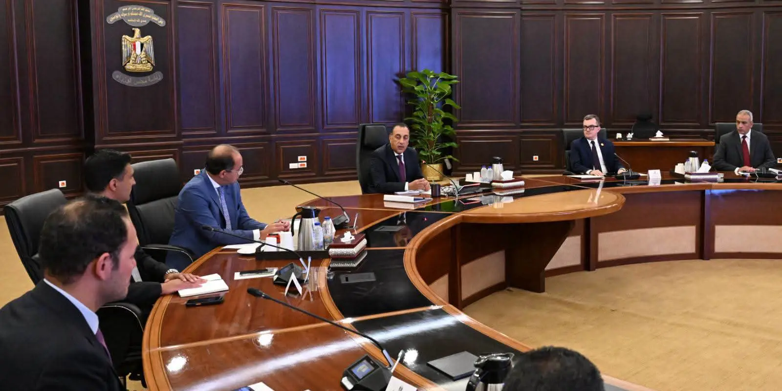 رئيس الوزراء يتابع خطة ترفيق المناطق الصناعية في 11 محافظة