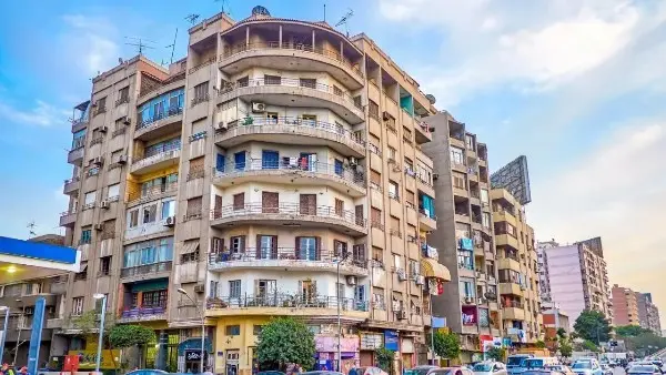 ​يترقب ملايين المواطنين من الملاك والمستأجرين تطبيق الزيادة السنوية الجديدة في القيمة الإيجارية للوحدات الخاضعة لنظام الإيجار القديم مع حلول شهر سبتمبر 2026، وذلك تنفيذاً لأحكام القانون رقم 164 لسنة 2025 الذي بدأ العمل به رسمياً في أغسطس 2025 لوضع حد إيجابي وتنظيمي للعلاقة بين المالك والمستأجر عبر فترة انتقالية محددة.