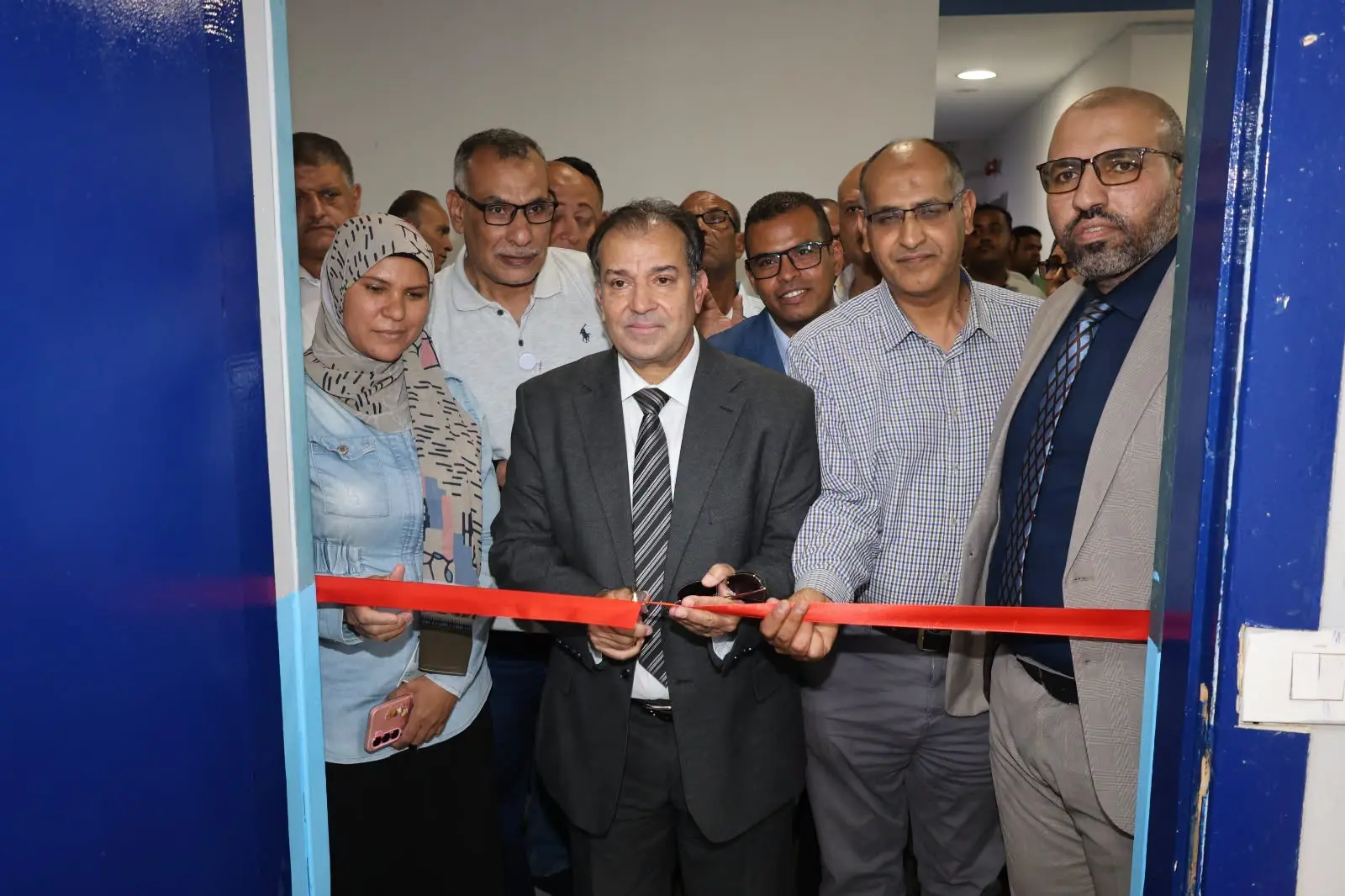 رئيس جامعة قنا يفتتح غرفة الإنعاش القلبي الرئوي ويتابع إنشاء عناية مركزة جديدة