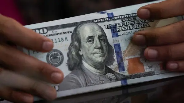 ارتفعت أسعار الدولار اليوم الثلاثاء 18-8-2026، مقابل الجنيه المصري في جميع البنوك العاملة في مصر، خلال السطور التالية نستعرض كافة أسعار الدولار اليوم في جميع البنوك.