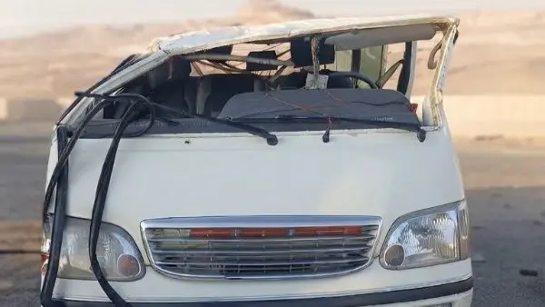أصيب 28 عاملًا، اليوم الأربعاء، في حادث انقلاب سيارة ربع نقل كانت تقل عددًا من العمال على طريق سفاجا–الغردقة بمحافظة البحر الأحمر، فيما لم يسفر الحادث عن وقوع أي حالات وفاة.