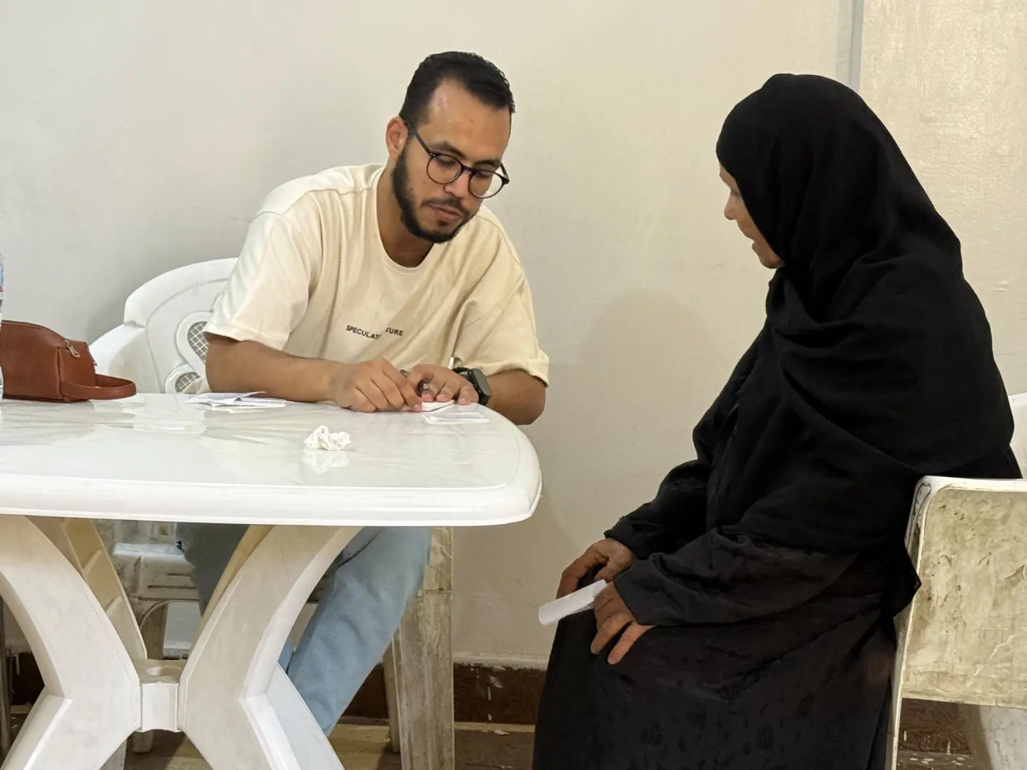 بالتزامن مع انطلاق مبادرة "100 يوم صحة".. حماة الوطن يطلق قافلة طبية مجانية ببندر قنا