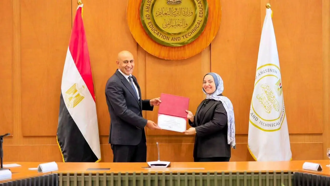 وزير التعليم يكرم أوائل الثانوية العامة 2026: أنتم فخر مصر.. والتفوق بداية طريق النجاح - 1000773562