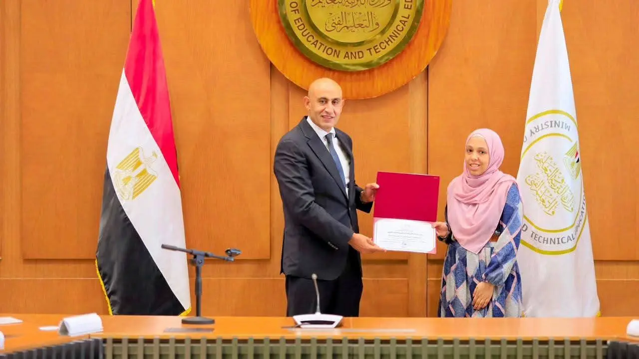 وزير التعليم يكرم أوائل الثانوية العامة 2026: أنتم فخر مصر.. والتفوق بداية طريق النجاح - 1000773563
