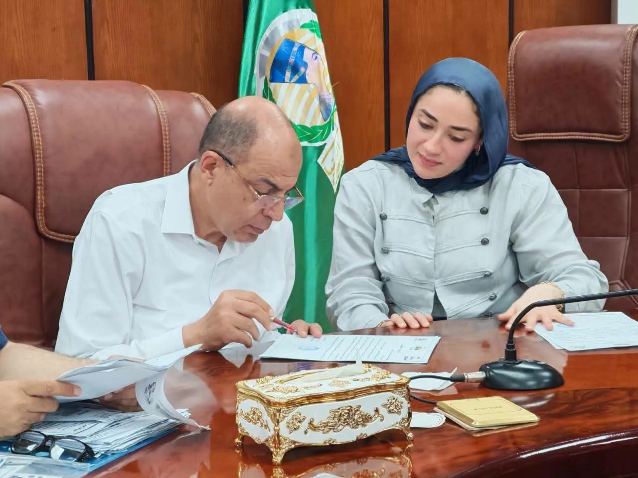 محافظ المنيا يعلن إطلاق مبادرة للتوعية بقانون التصالح خلال لقائه بأعضاء البرلمان