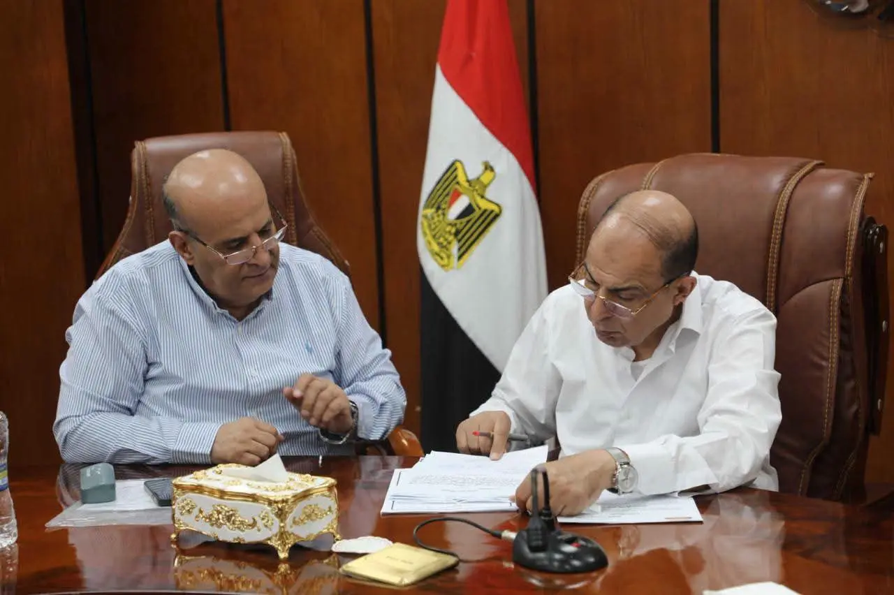 محافظ المنيا يعلن إطلاق مبادرة للتوعية بقانون التصالح خلال لقائه بأعضاء البرلمان