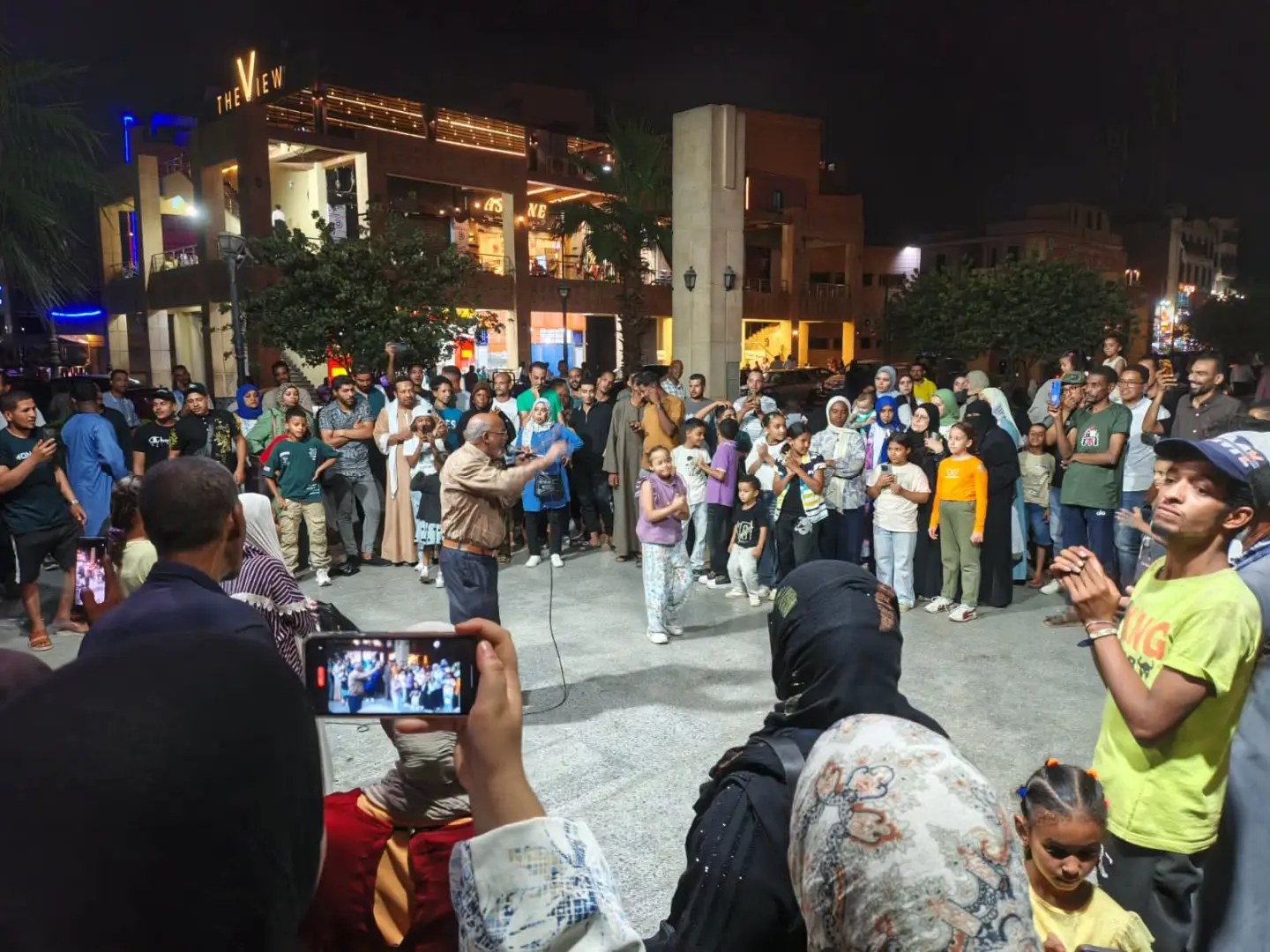 "شارع الفن" يواصل فعالياته في أسوان بعروض غنائية وورش لاكتشاف المواهب الصغيرة