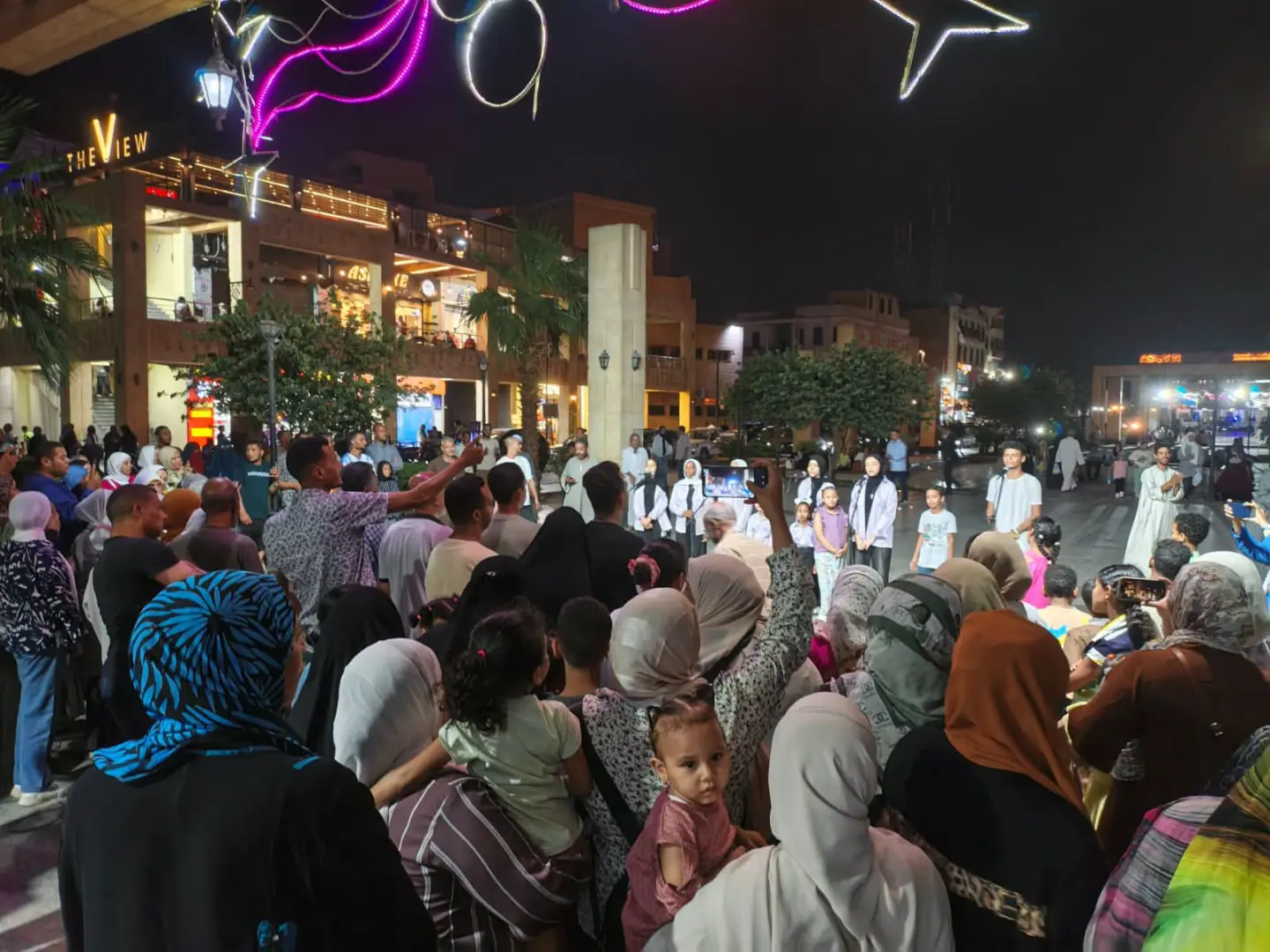 "شارع الفن" يواصل فعالياته في أسوان بعروض غنائية وورش لاكتشاف المواهب الصغيرة