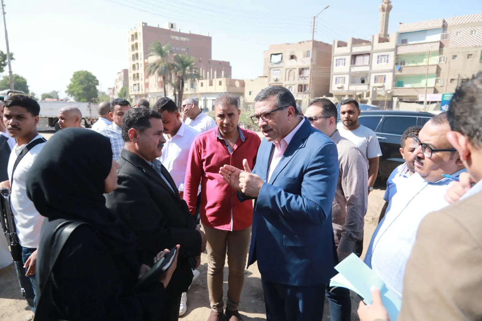 محافظ قنا يتابع مشروعات الخطة الاستثمارية 2026/2027 بفرشوط - 1000775440