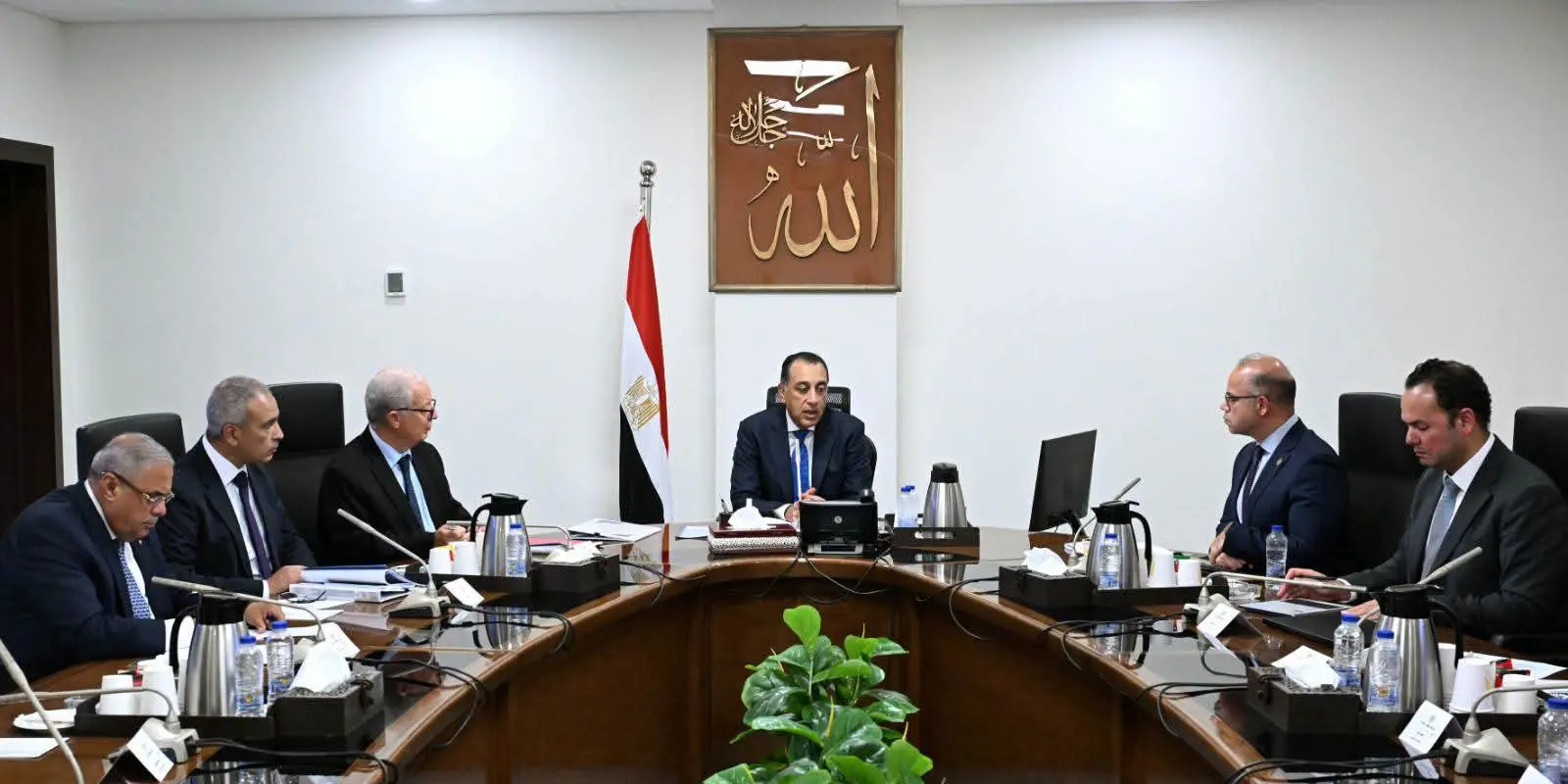 مدبولي يناقش إعادة هيكلة الشركات القابضة