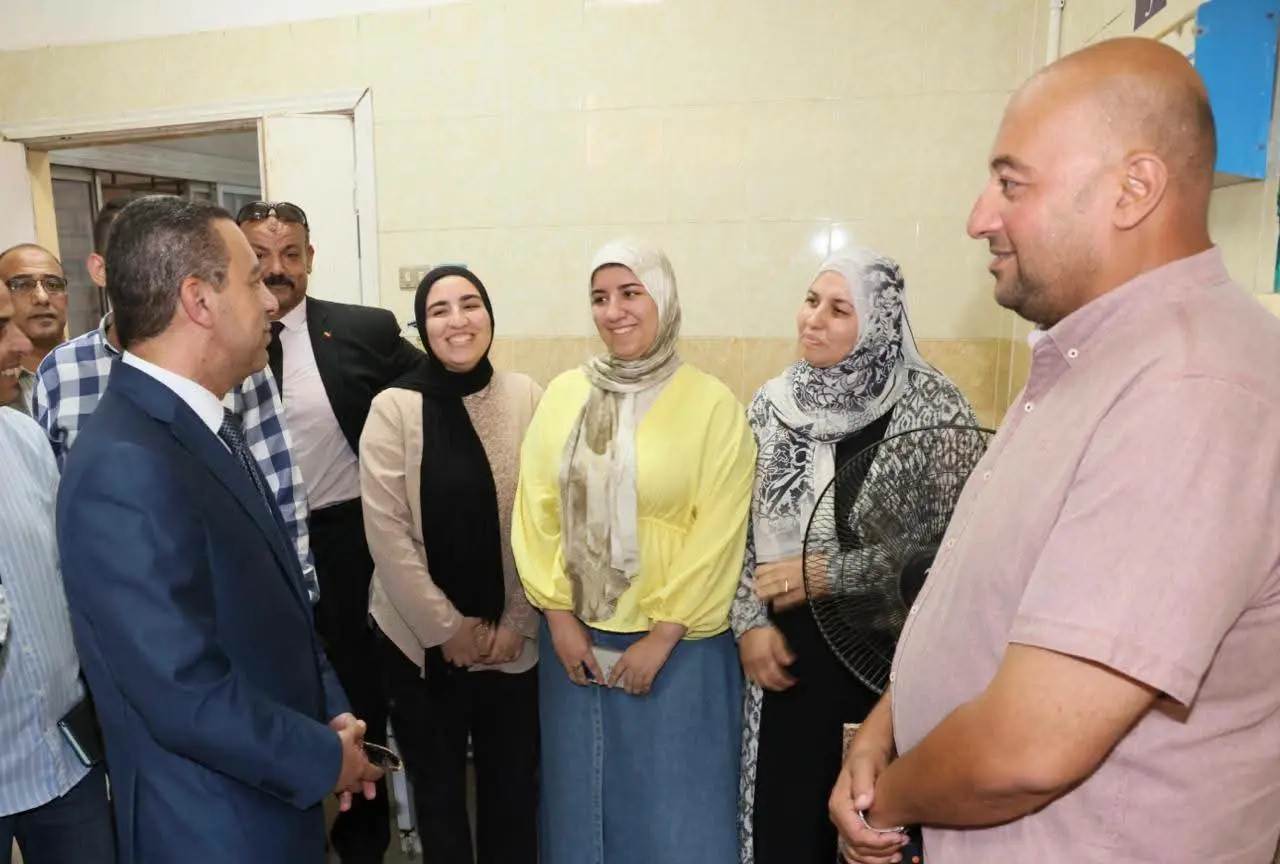 محافظ المنوفية يزور نائب رئيس حي شرق بعد إصابته أثناء التصدي لمخالفة بناء