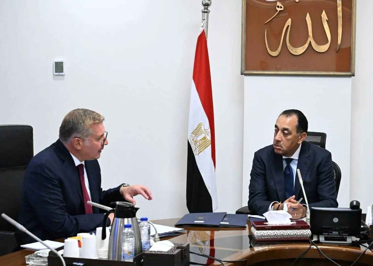 مدبولي يبحث مع وزير البترول إجراءات ضمان استقرار إمدادات الغاز والوقود