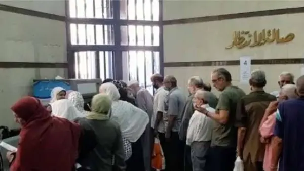 ​مع اقتراب بداية الشهر الجديد، تتجه أنظار نحو 11.5 مليون مستفيد في مصر إلى معرفة التفاصيل الرسمية الخاصة بموعد صرف معاشات شهر سبتمبر 2026، وحقيقة وجود زيادة جديدة، إلى جانب طرق الاستعلام الإلكتروني وأماكن الصرف المتاحة للتيسير على المواطنين