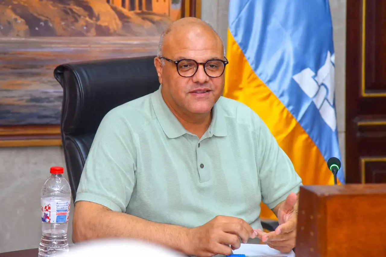محافظ الإسكندرية يبحث مقترح إعادة تأهيل وتطوير «طابية كوسا باشا» الأثرية بأبو قير واستغلالها سياحيًا