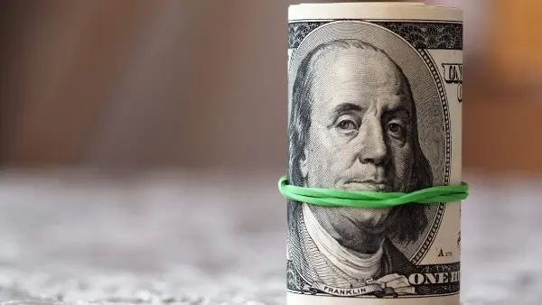 ارتفاع ملحوظ في سعر الدولار مقابل الجنيه المصري في منتصف تعاملات اليوم الأحد