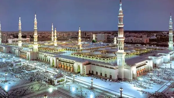 ​أعلنت وزارة الداخلية المصرية عن بدء الإجراءات التنفيذية لإجراء قرعة الحج العلنية الإلكترونية لموسم 1448هـ / 2027م، بكافة مديريات الأمن على مستوى الجمهورية. وتأتي هذه الخطوة عقب انتهاء فترة تلقي طلبات المواطنين الراغبين في أداء الفريضة، والتي استمرت في الفترة من الأربعاء 12 أغسطس 2026 وحتى الخميس 27 أغسطس 2026.