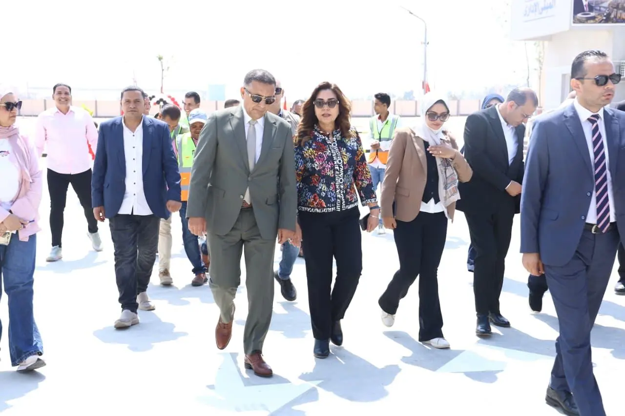 وزيرة التنمية المحلية ومحافظ القليوبية يفتتحان وحدة احتجاز المضبوطات ومركبات التكهين بالخانكة