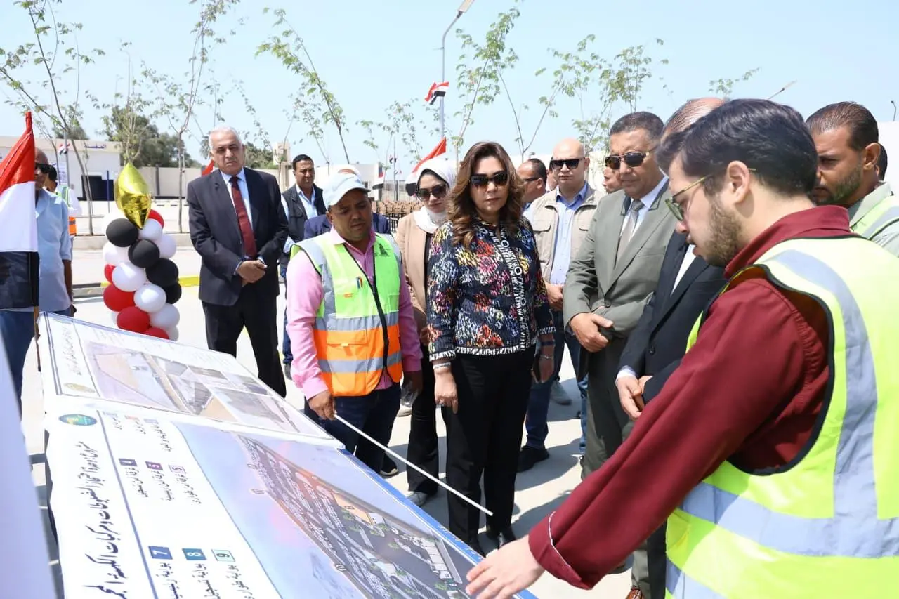 افتتحت الدكتورة منال عوض، وزيرة التنمية المحلية والبيئة، والدكتور المهندس حسام عبد الفتاح، محافظ القليوبية، مشروع وحدة احتجاز المضبوطات ومركبات التكهين " حضانة السيارات" بأبي زعبل بمركز ومدينة الخانكة