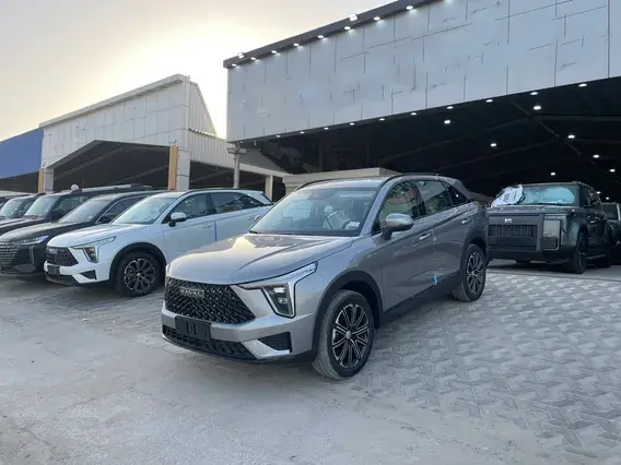 ​يشهد سوق السيارات السعودي تدفقًا قويًا لأحدث طرازات سيارات موديل 2027، والتي تتنافس لتلبية تطلعات المواطنين والمقيمين البحث عن مركبات متطورة تقنيًا وتلائم المستقبل. 