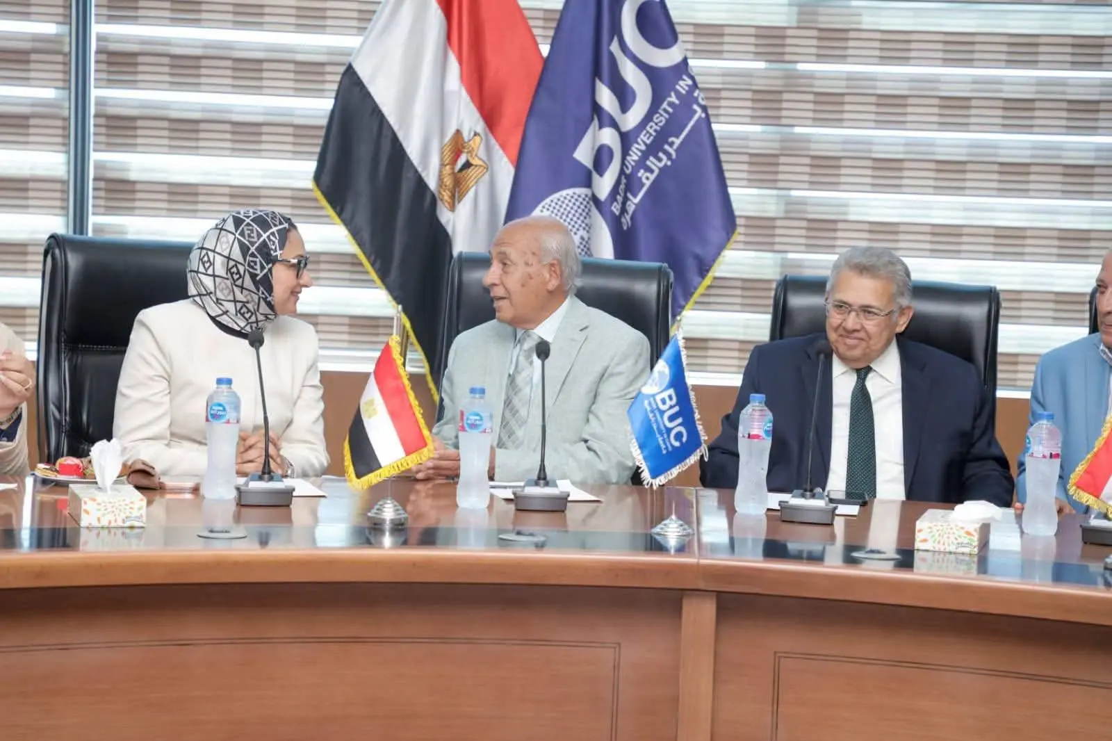 محافظ الوادي الجديد توقّع عقد إنشاء مدرسة تمريض تطبيقية خاصة بالخارجة 
