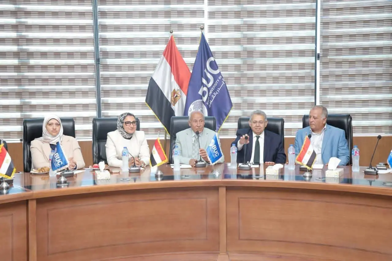 محافظ الوادي الجديد توقّع عقد إنشاء مدرسة تمريض تطبيقية خاصة بالخارجة 