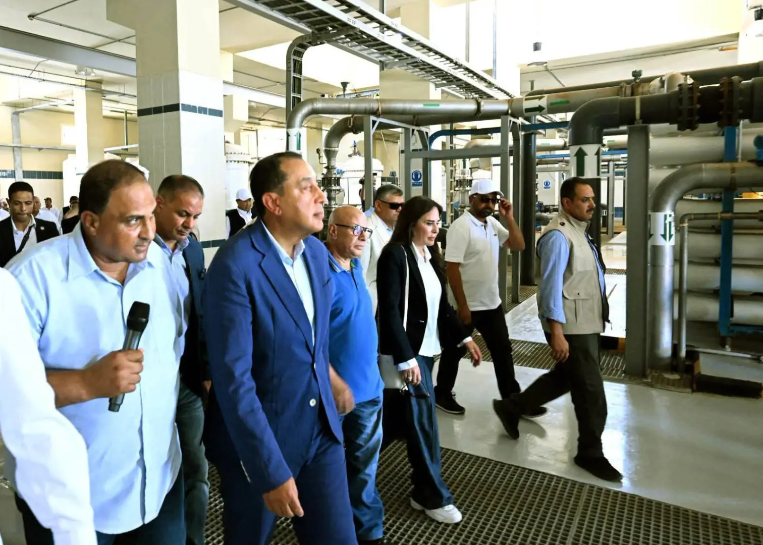رئيس الوزراء يتفقد مجمع محطات تحلية مياه البحر بالرميلة بطاقة 125 ألف متر مكعب يوميًا