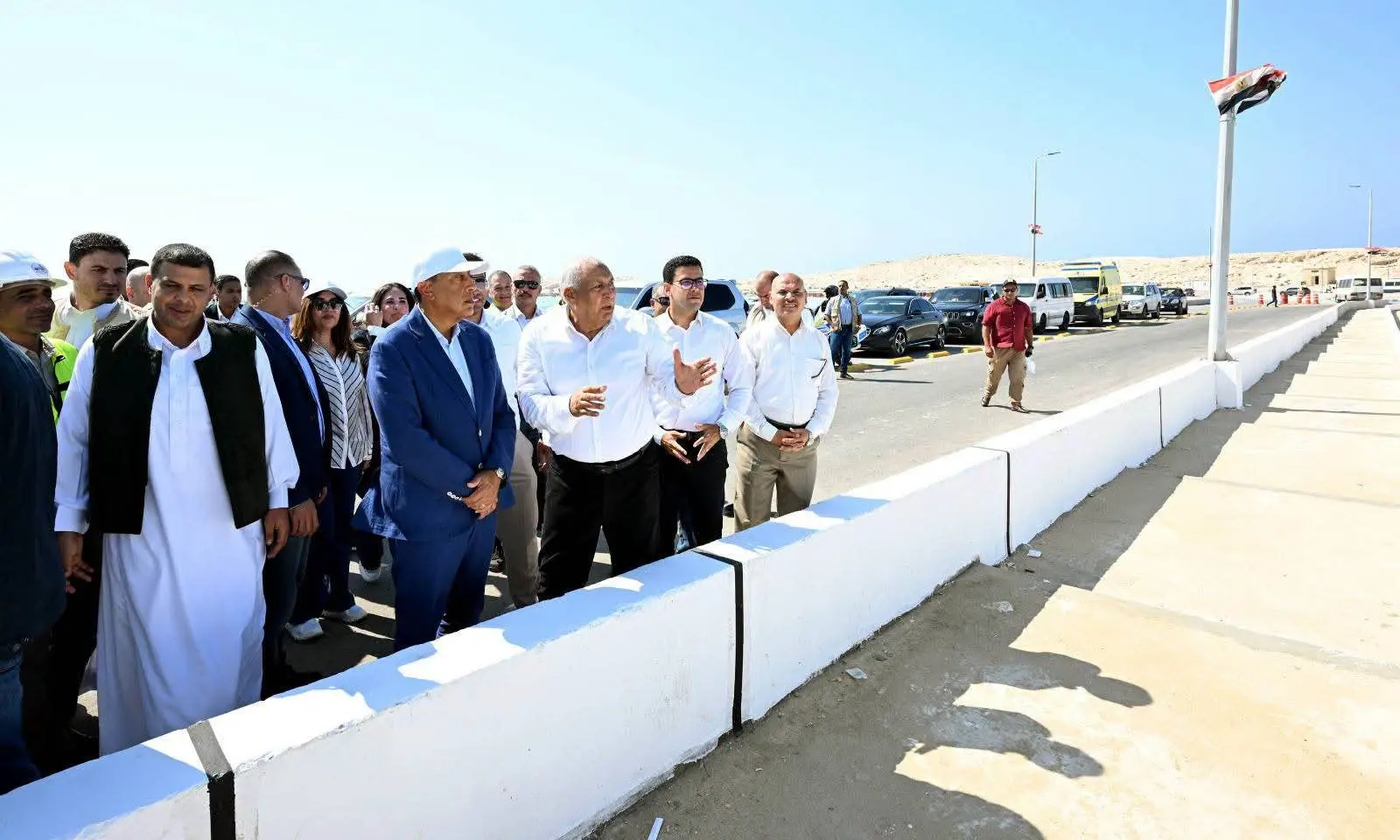 رئيس الوزراء يفتتح كوبري روميل بعد تطويره في مطروح