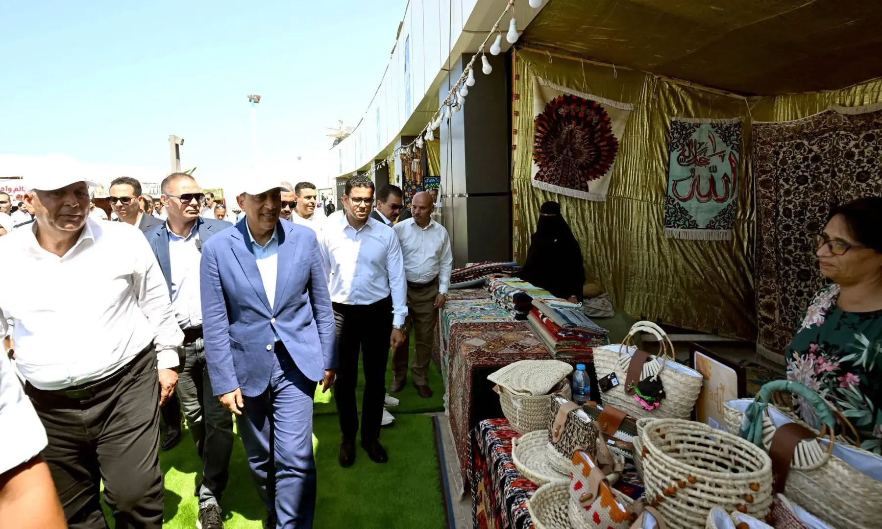 رئيس الوزراء يفتتح كورنيش 30 يونيو بمطروح ويتفقد معرض «كنوز مصر»