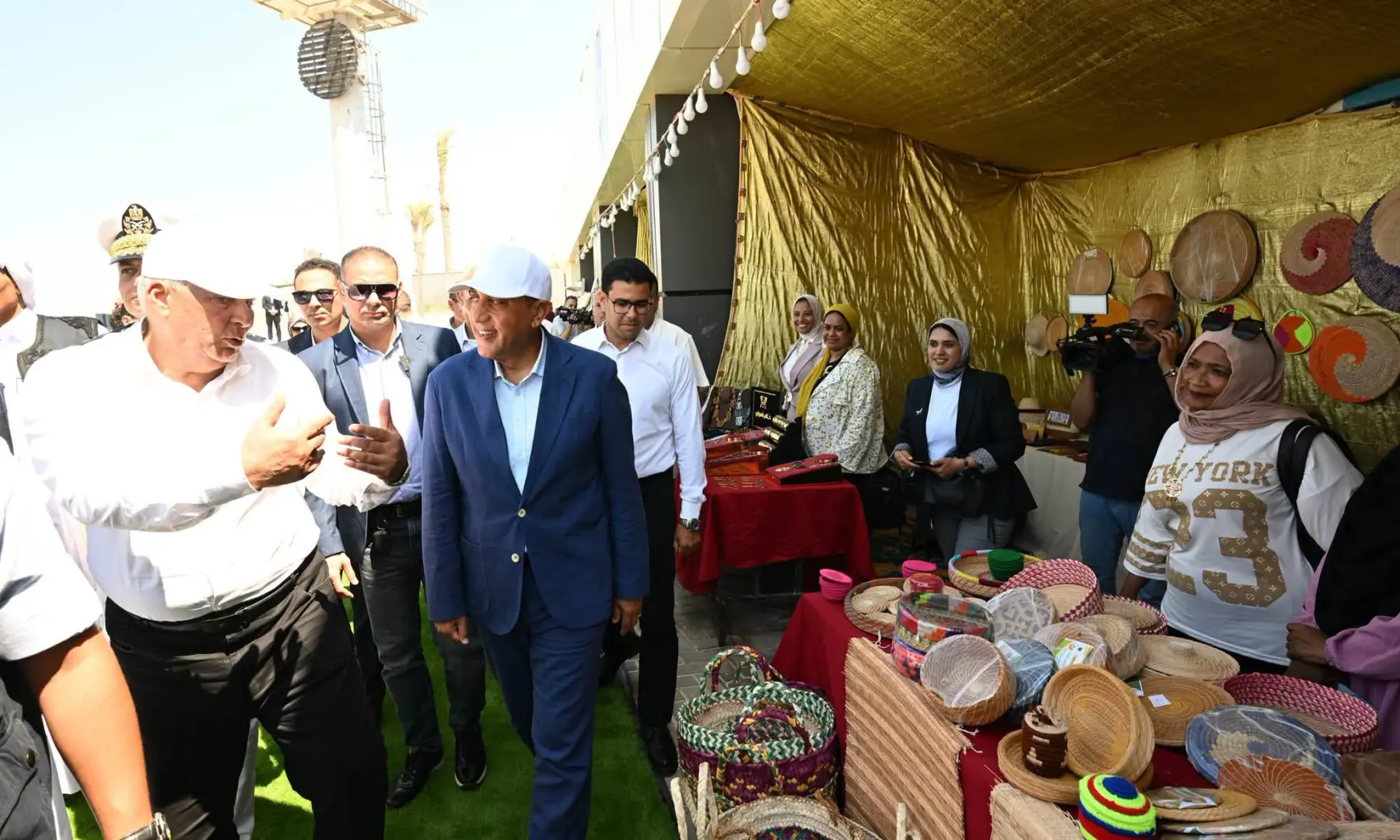 رئيس الوزراء يفتتح كورنيش 30 يونيو بمطروح ويتفقد معرض «كنوز مصر»