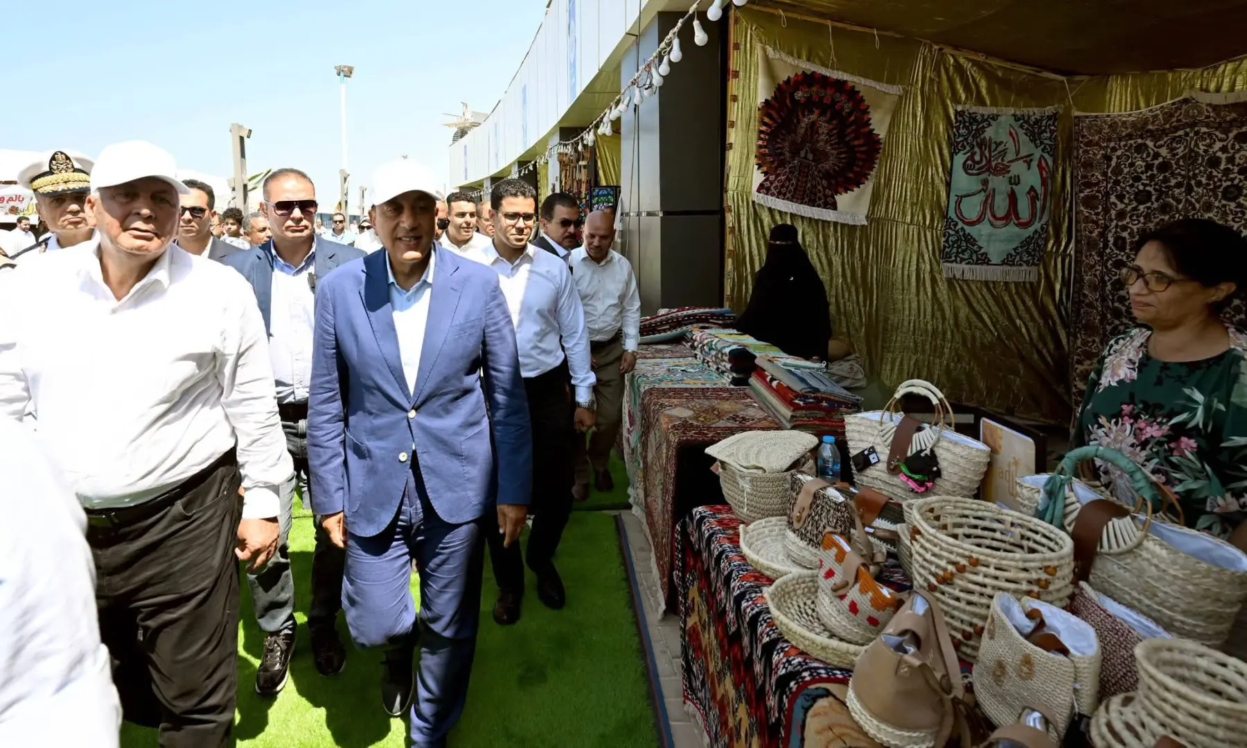 رئيس الوزراء يفتتح كورنيش 30 يونيو بمطروح ويتفقد معرض «كنوز مصر»
