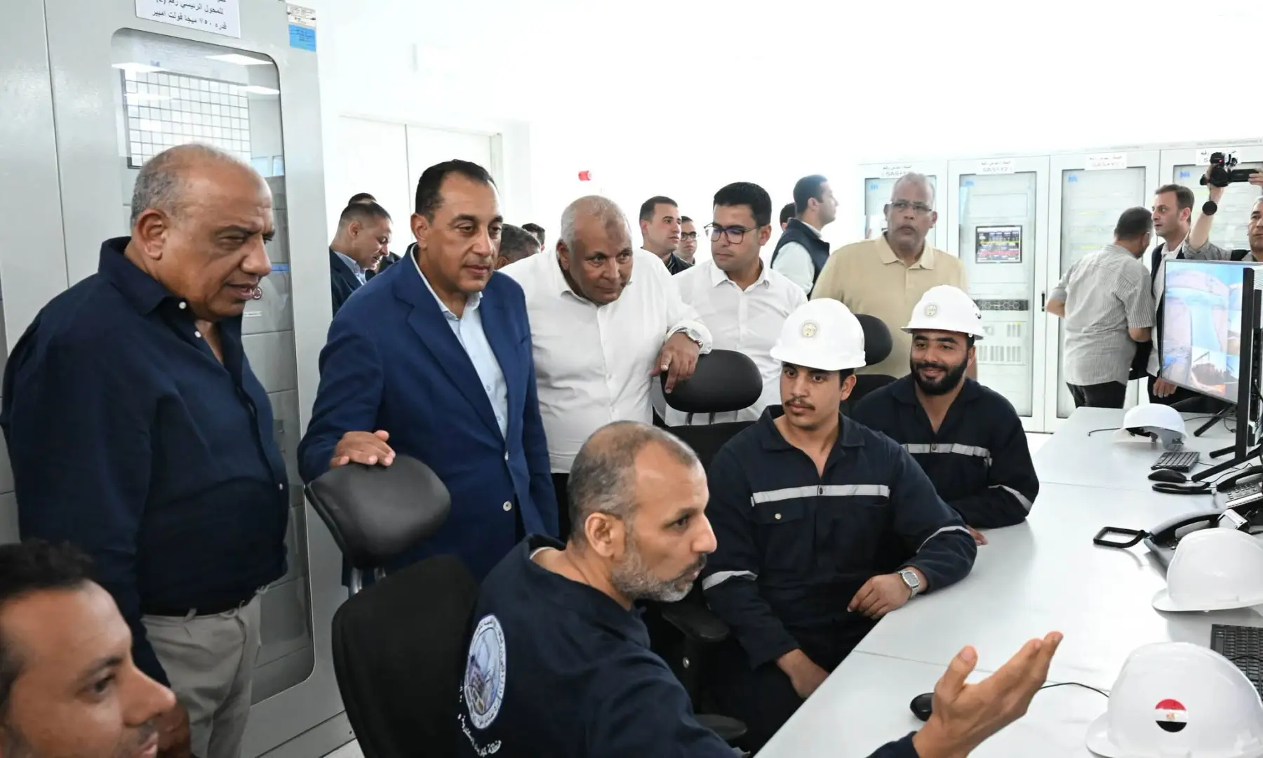 رئيس الوزراء يتفقد محطة محولات كهرباء شرق مطروح في ختام جولته بالمحافظة