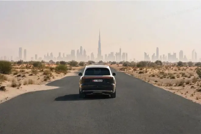 ​أعلنت شركة "لي أوتو" (Li Auto) الصينية الرائدة في صناعة السيارات الذكية عن أحدث طرازاتها العائلية، سيارة "لي أوتو L9" الجديدة كلياً، والتي تنتمي إلى فئة السيارات الرياضية متعددة الاستخدامات (SUV). وتأتي السيارة بتصميم عصري جذاب وتقنيات متطورة تعزز حضور العلامة التجارية في سوق الشرق الأوسط، وتلبي تطلعات محبي السيارات العائلية الفاخرة.