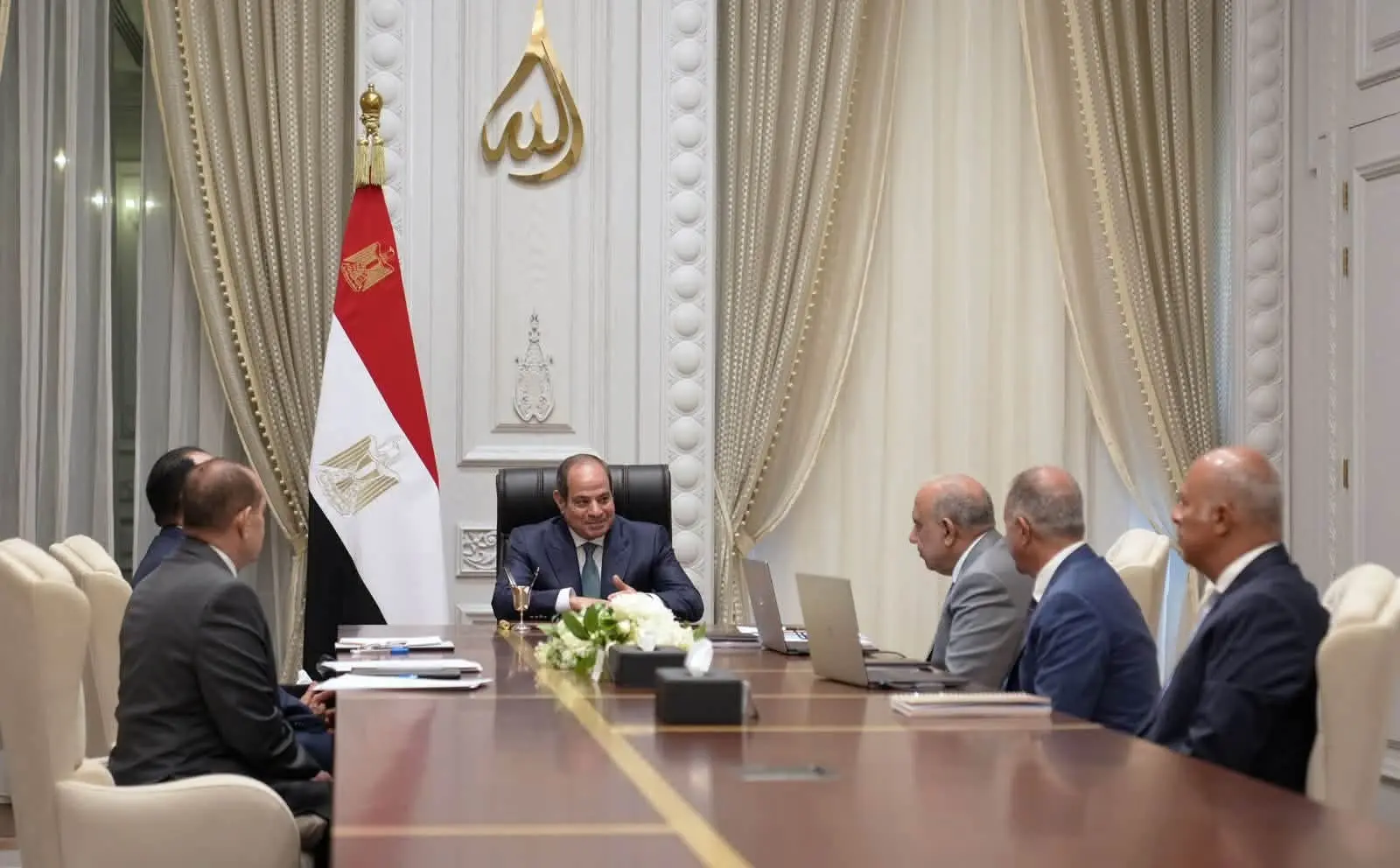 الرئيس السيسي يوجه بتعزيز التصنيع المحلي ودعم مشروعات الطاقة المتجددة