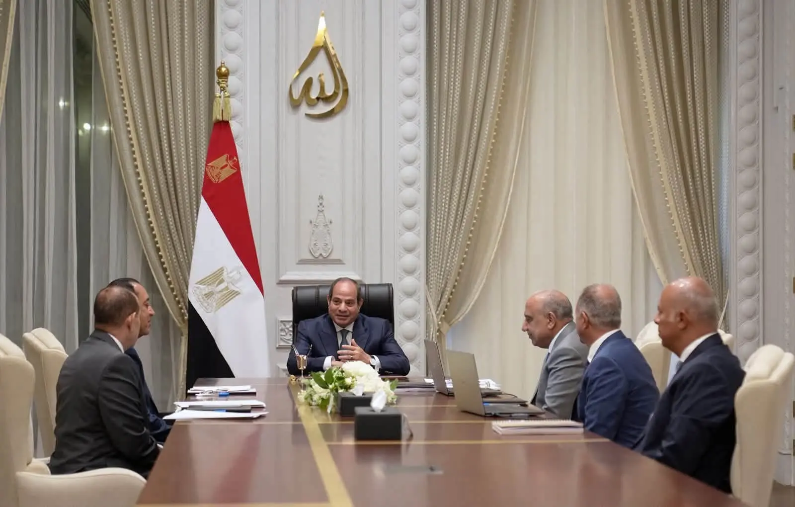 الرئيس السيسي يوجه بتعزيز التصنيع المحلي ودعم مشروعات الطاقة المتجددة
