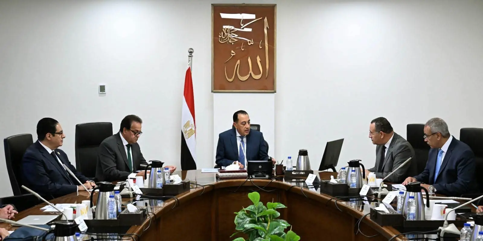 رئيس الوزراء يتابع مستجدات مستشفى 500500 بالشيخ زايد