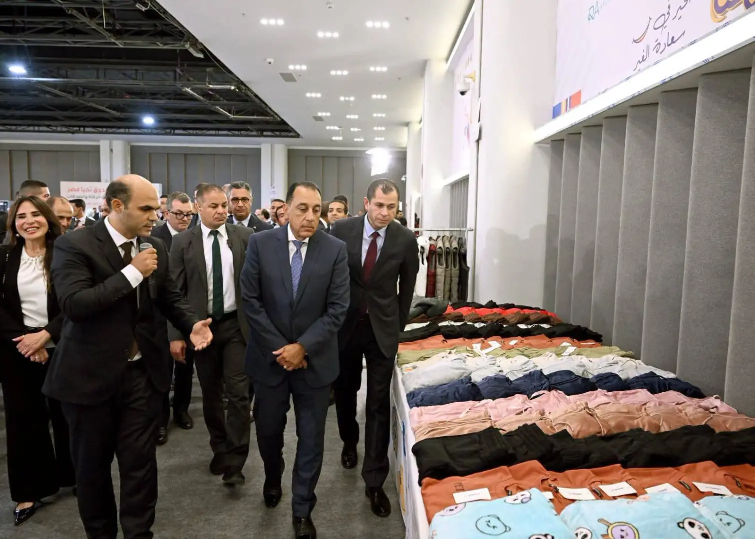 رئيس الوزراء يعلن تخصيص 100 رحلة عمرة لوالدي ضحايا ومصابي حادث الإسماعيلية
