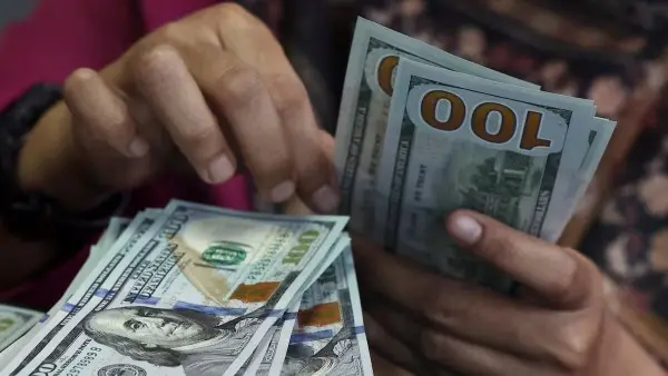 ارتفاع سعر الدولار اليوم في البنوك المصرية.. ومصرف أبوظبي الإسلامي يُسجل الأعلى