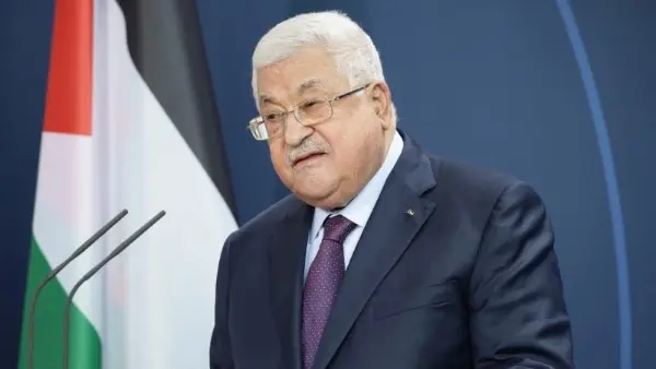 أعرب الرئيس الفلسطيني محمود عباس أبو مازن عن سعادته بزيارة مصر ولقاء الرئيس السيسي، مثمناً الجهود الكبيرة التي تبذلها مصر في دعم القضية الفلسطينية وحماية حقوق الشعب الفلسطيني.