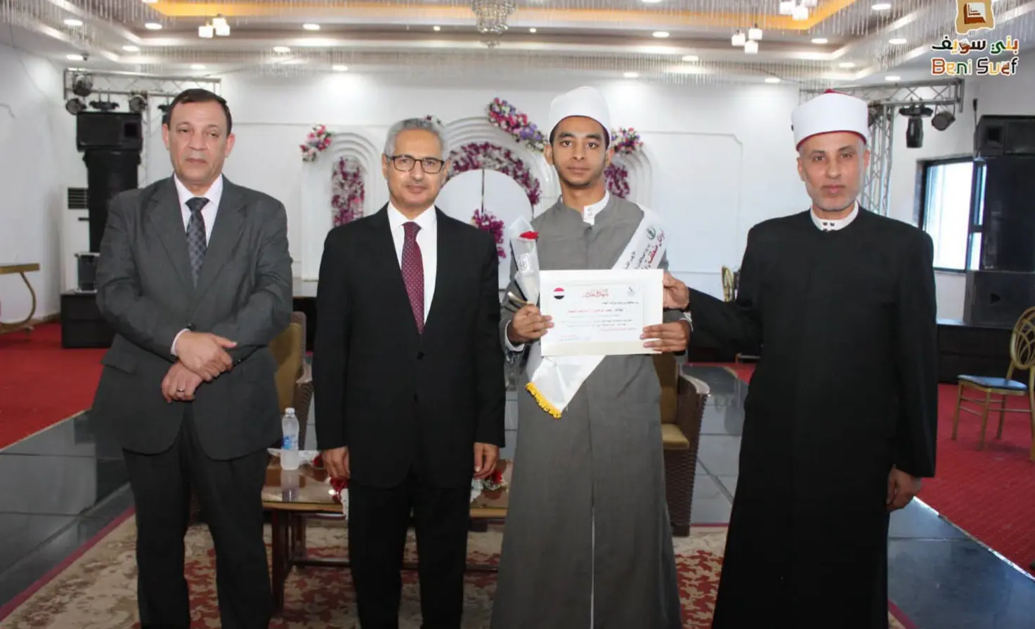 100 طالبًا وطالبة على منصة التميز.. محافظ بني سويف يكرّم أوائل الثانوية العامة والأزهرية