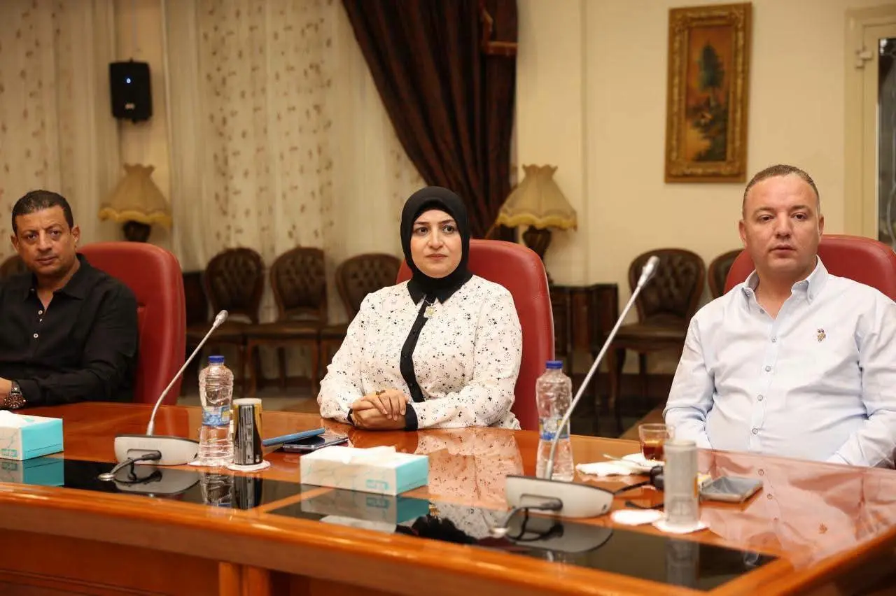 محافظ المنيا أمام النواب والإعلاميين.. «المواطن أولًا» ومطالب الشارع تتحول إلى ملفات تنفيذية